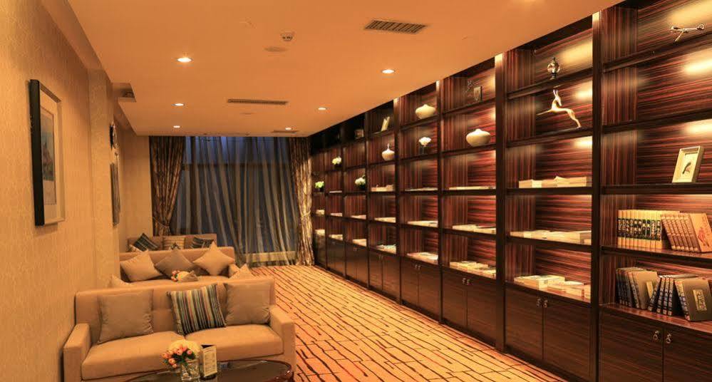 Country Garden Phoenix Hotel Kaiping Дзянмън Екстериор снимка